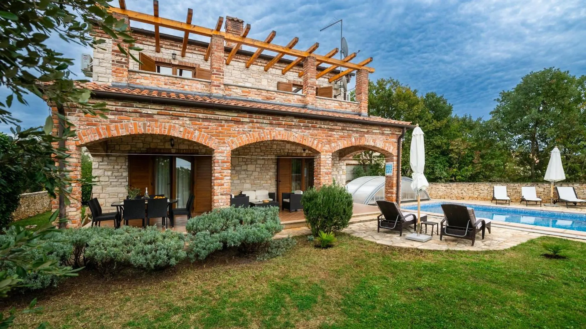 Villa Wish Mit Beheiztem Pool Svetvincenat Holiday home