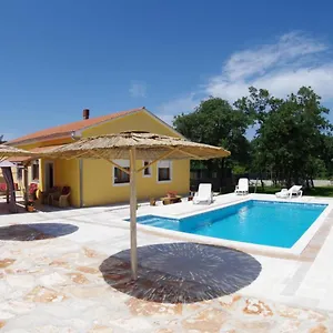 House Oliva, Sveti Kirin Ferienhaus