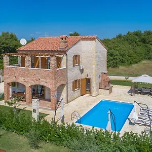 Dada Villa
